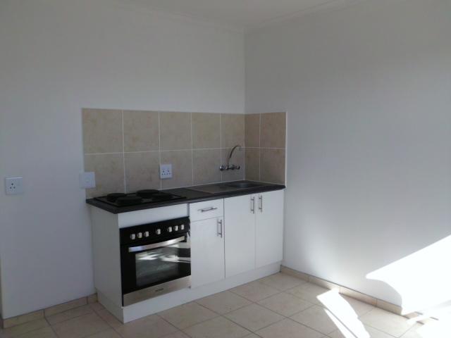 To Let 1 Bedroom Property for Rent in Goodwood Central Western Cape